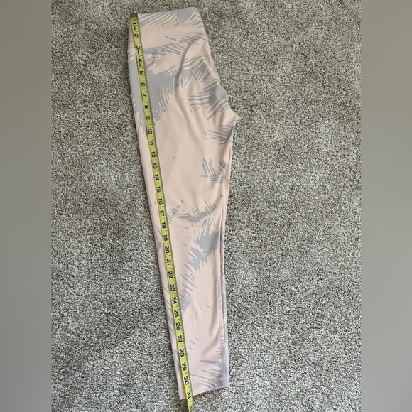 Fabletics Leggings Womens Pink Grey Palm Print size XS? Athleisure Workout - Picture 7 of 8